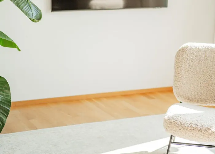Central 60m2 10 Min Walk From Main Station Apartmán *