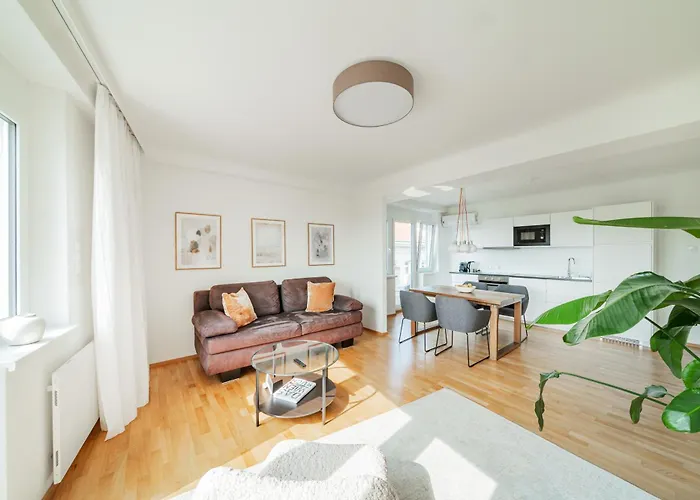 Central 60m2 10 Min Walk From Main Station *