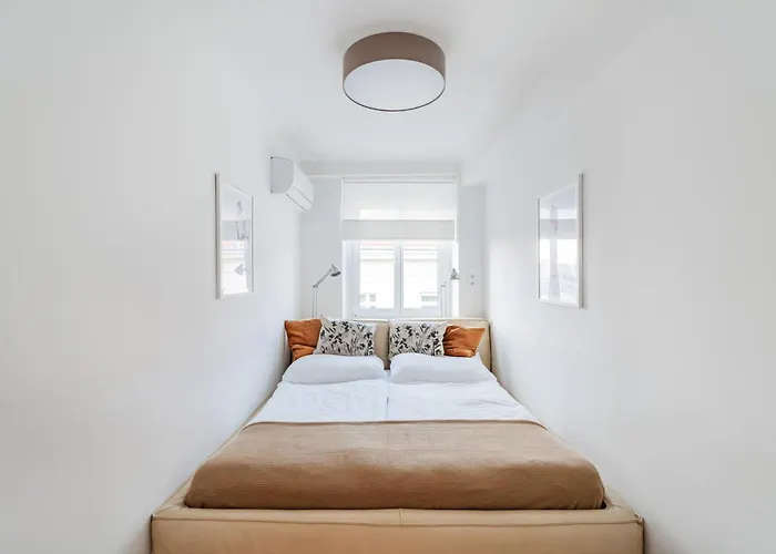 Central 60m2 10 Min Walk From Main Station *